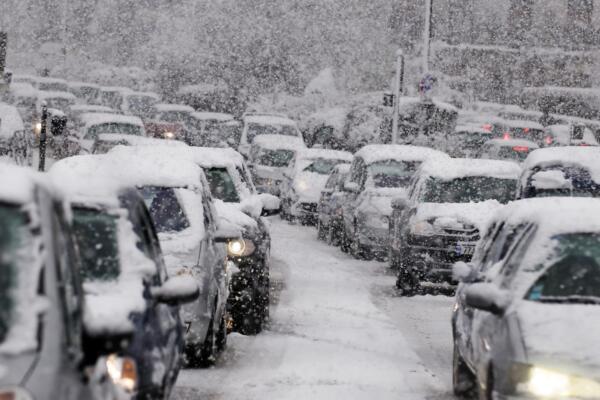 Adverse Weather – What Should The Employer Do?